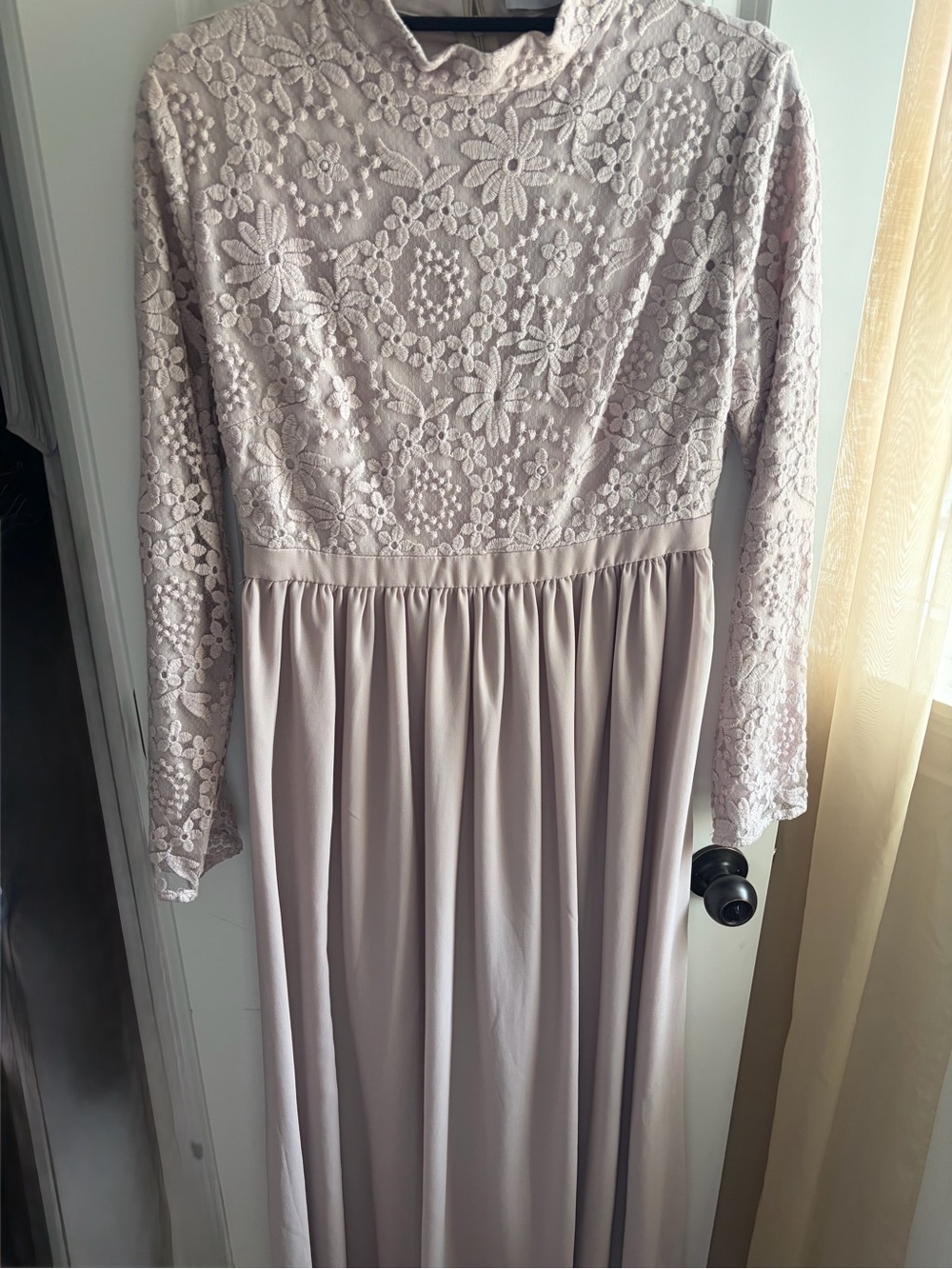 Inayah Long Sleeve Lace Bodice Maxi Dress in Light Mauve
